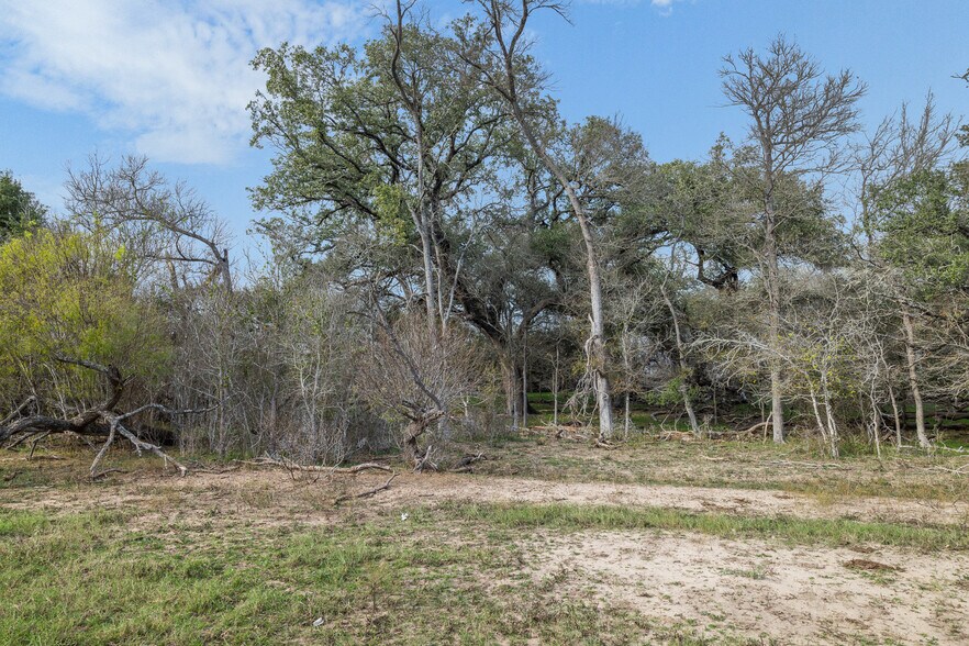 More Photos Of 1144 Treetop ln, Luling Land For Sale