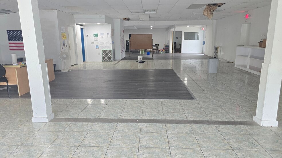 More Photos Of 408 N Ridgewood Dr, Sebring Freestanding For Lease