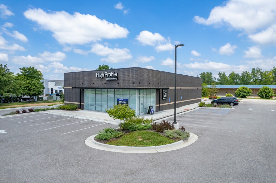 More Photos Of 42 Arnage Dr, Chesterfield Storefront For Sale