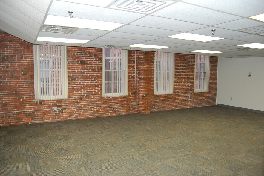 More Photos Of 53-63 Wingate St, Haverhill Office For Lease