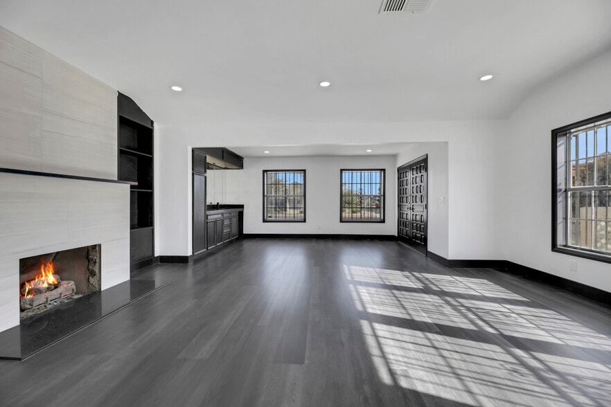 More Photos Of 530 S 7th St, Las Vegas Office Residential For Lease