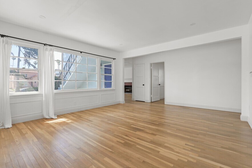 More Photos Of 4409 Victoria Park Dr, Los Angeles Apartments For Sale