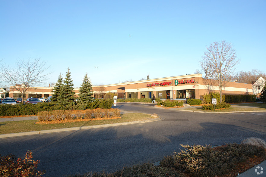 Primary Photo Of 1010-1030 W Broadway Ave, Minneapolis General Retail For Lease