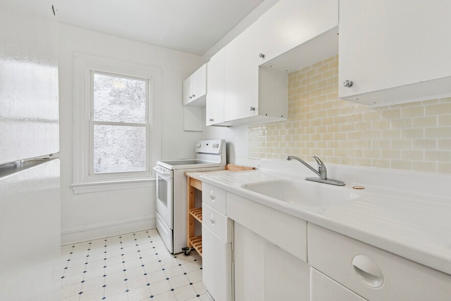 More Photos Of 128 Coulter Ave, Ardmore Storefront Retail Residential For Sale