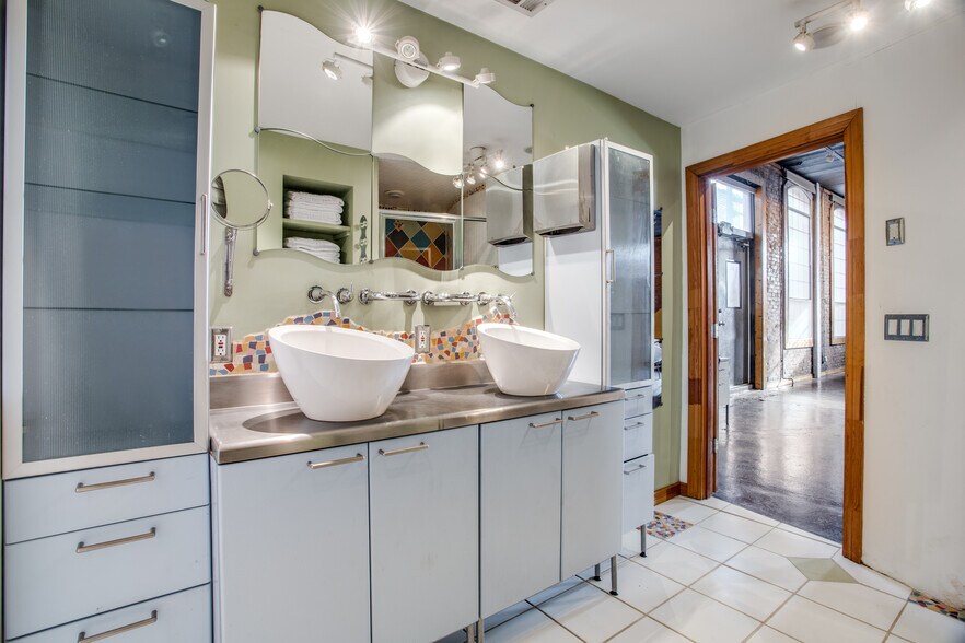 More Photos Of 4312 Elm St, Dallas Office Residential For Lease