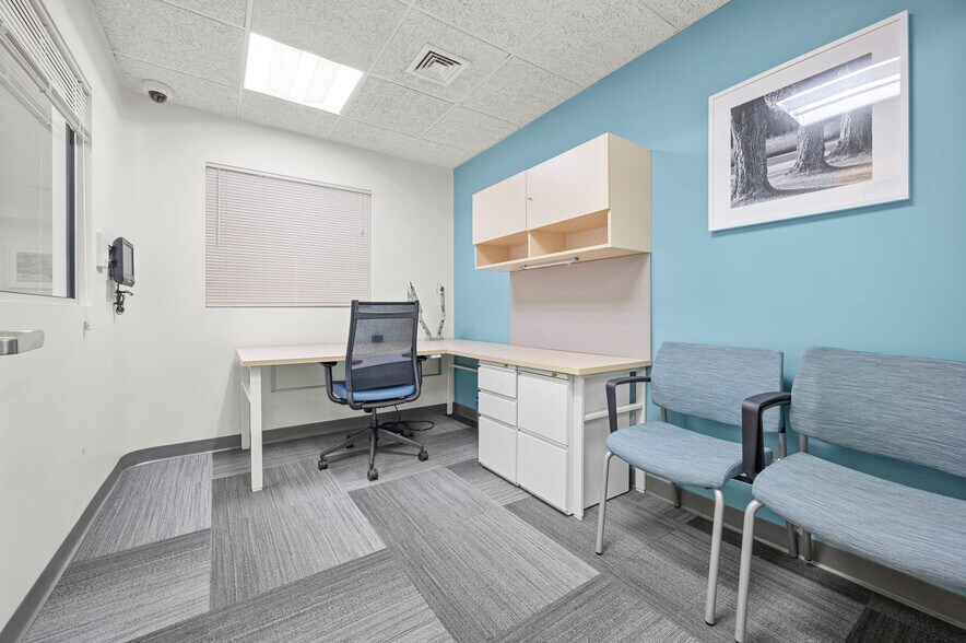More Photos Of 5-14 51st Ave, Long Island City Storefront Retail Office For Lease