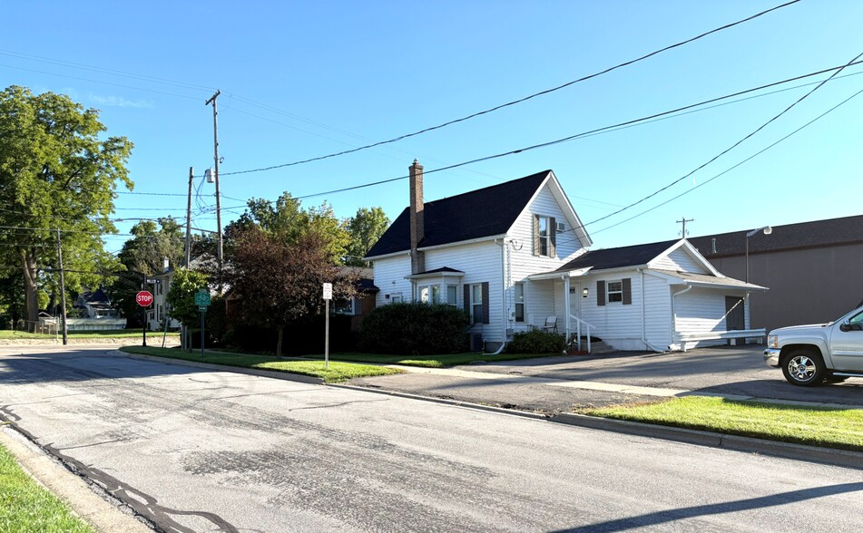 More Photos Of 7577 Miller Rd, Swartz Creek Office Residential For Sale