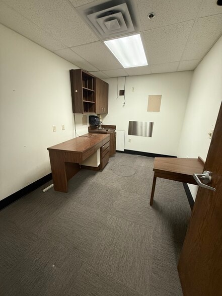 More Photos Of 3415 Golden Rd, Tyler Office For Sale