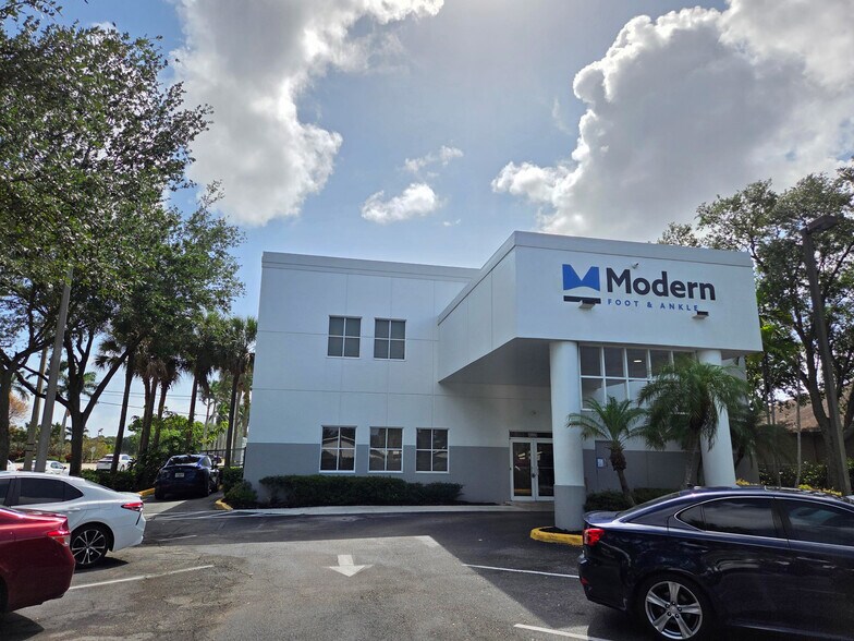 More Photos Of 4889 S Congress Ave, Lake Worth Medical For Sale