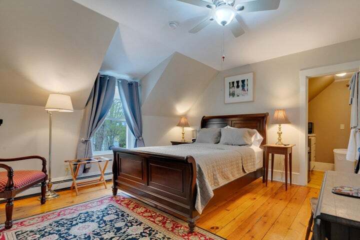 More Photos Of 11 Holbrook St, Freeport Hospitality For Sale