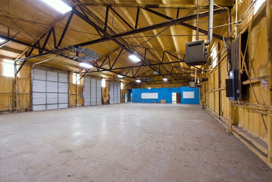 More Photos Of 300-305 S Grant Ave, Odessa Warehouse For Sale