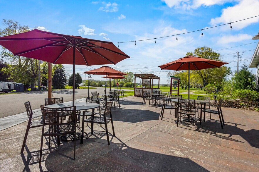 More Photos Of N4111 S Lakeshore Dr, Markesan Restaurant For Sale