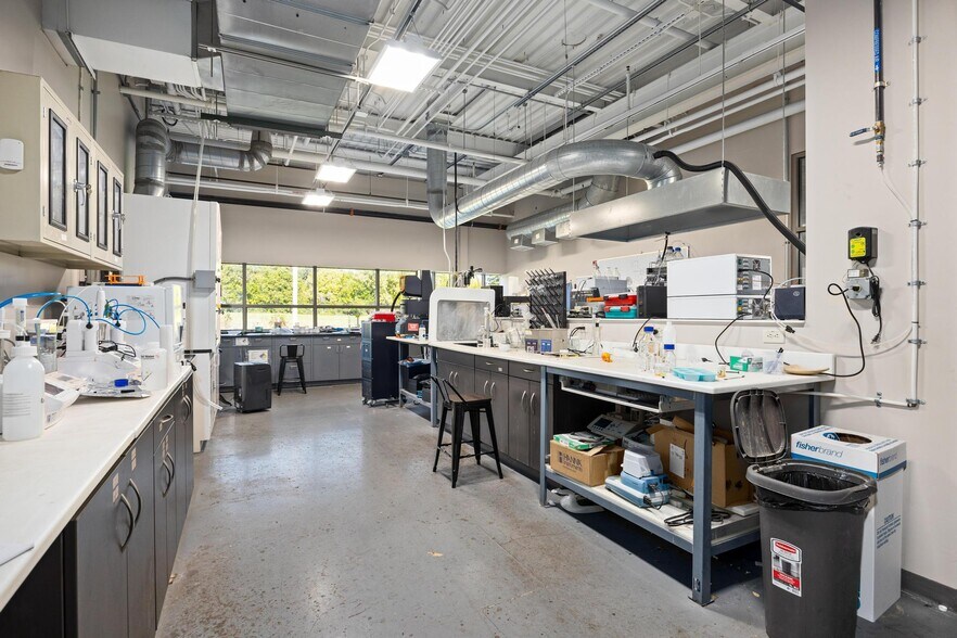 More Photos Of 6533 N Galena Rd, Peoria Industrial For Sale