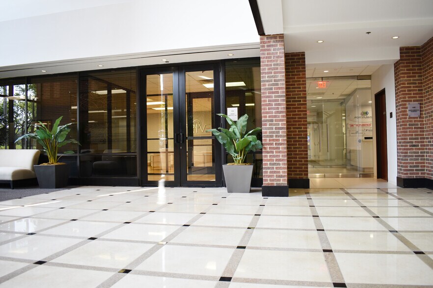 More Photos Of 5800 Campus Circle Dr E, Irving Office For Lease