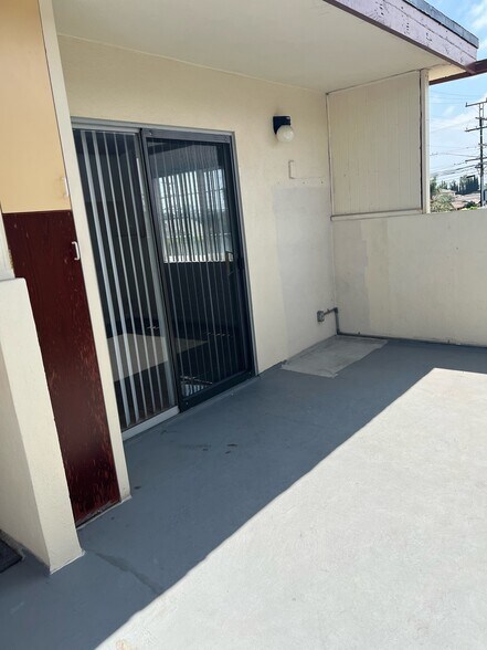 More Photos Of 16701 S Berendo Ave, Gardena Apartments For Sale