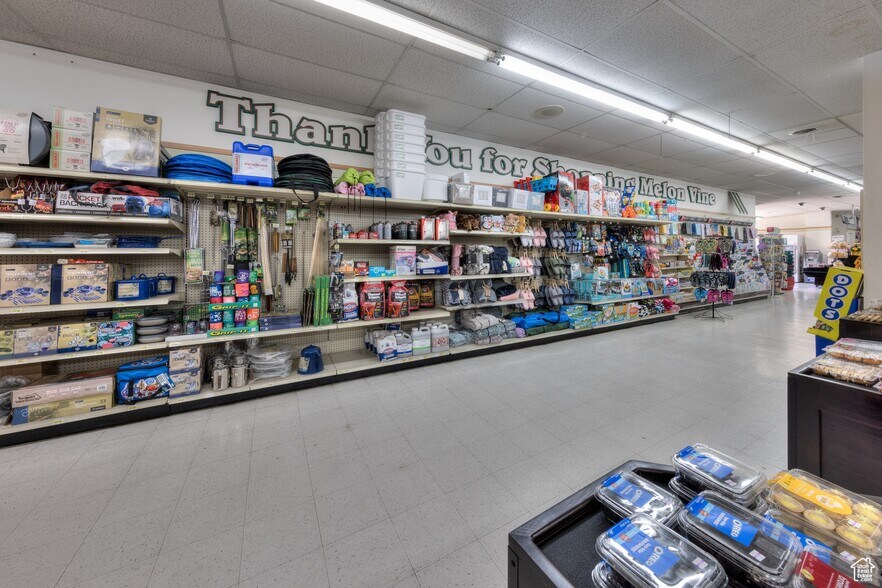 More Photos Of 80 S Broadway St, Green River Supermarket For Sale