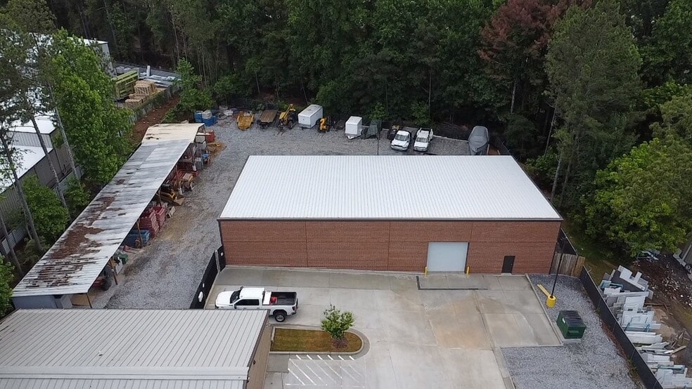 More Photos Of 740 N Price Rd, Buford Industrial For Lease