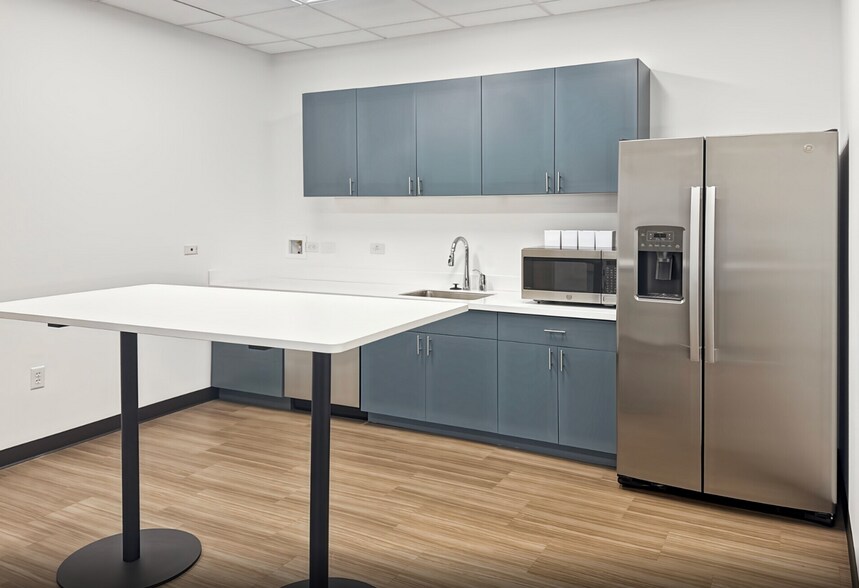 More Photos Of 10451 W Palmeras Dr, Sun City Medical For Lease