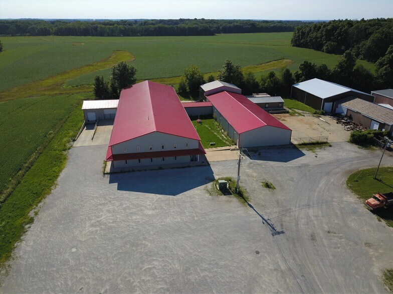 More Photos Of 616A-622 S Main St, Hebron Warehouse For Sale