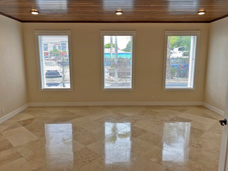 More Photos Of 520 SW Federal Hwy, Stuart Medical For Lease