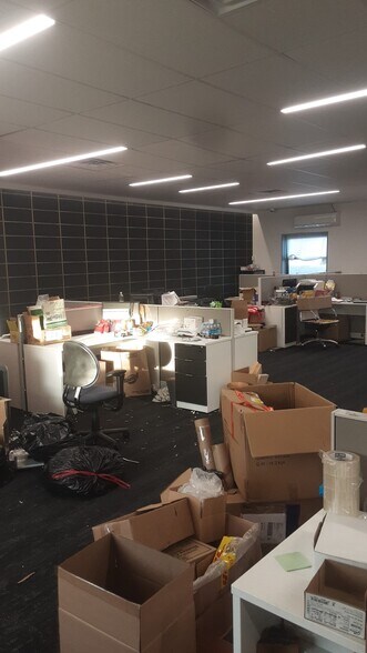 More Photos Of 209 E 11th Ave, Roselle Light Distribution For Sale