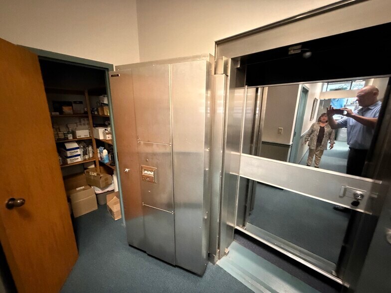 More Photos Of 107 Kingsway Rd, Brandon Medical For Sale