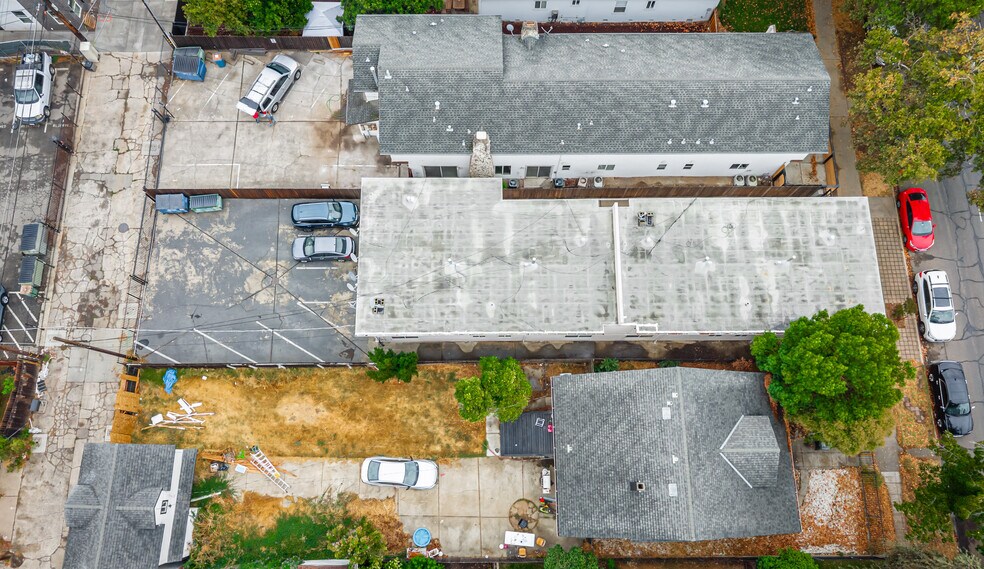 More Photos Of 1817 W St, Sacramento Apartments For Sale