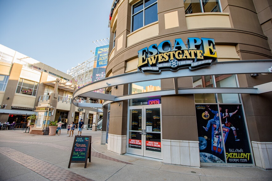 More Photos Of W Glendale Ave @ SEC Glendale Ave & Loop 101, Glendale Unknown For Sale