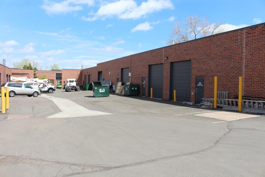 More Photos Of 7388 S Revere Pky, Centennial Showroom For Lease