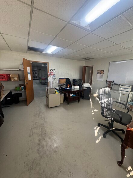 More Photos Of 7516 San Fernando Rd, Sun Valley Warehouse For Lease