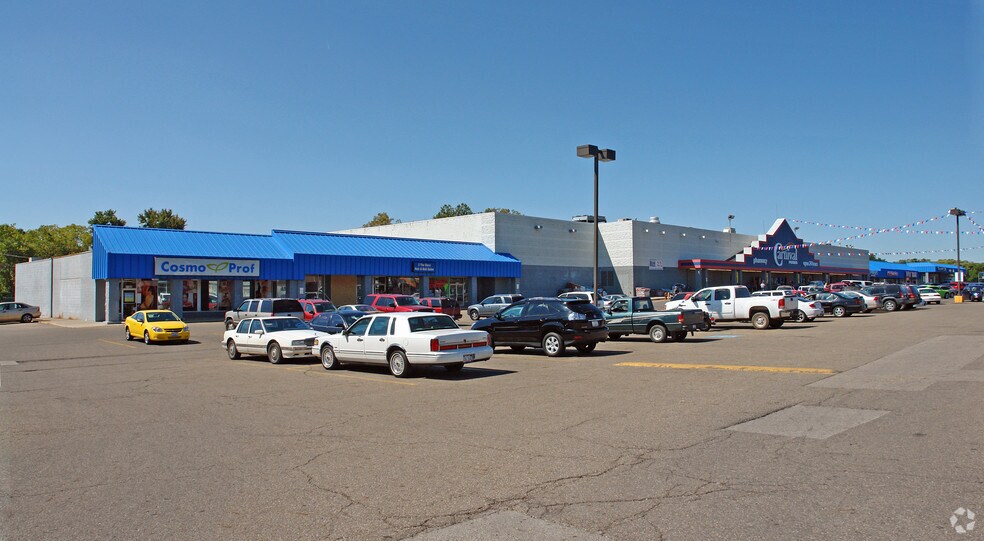 More Photos Of 1213-1283 N Memorial Dr, Lancaster Unknown For Lease