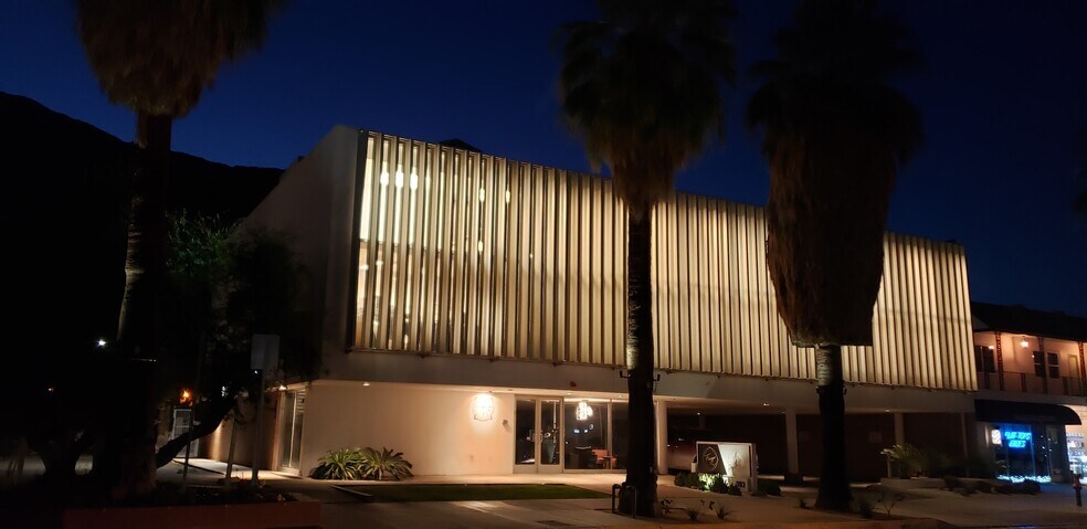 More Photos Of 383 S Palm Canyon Dr, Palm Springs Storefront Retail Office For Lease