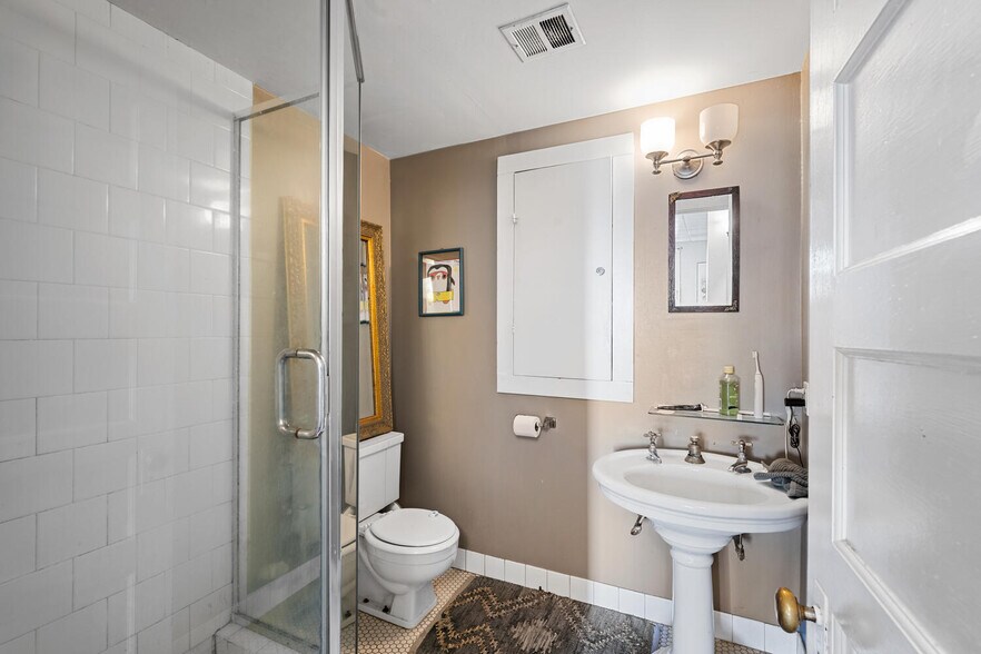 More Photos Of , Portland Multifamily For Sale