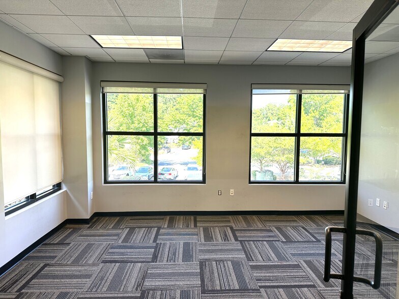More Photos Of 496 Bramson Ct, Mount Pleasant Office For Lease