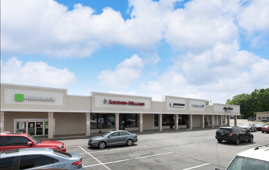 More Photos Of 111-115 Stephen J White Memorial Blvd, Talladega Unknown For Lease