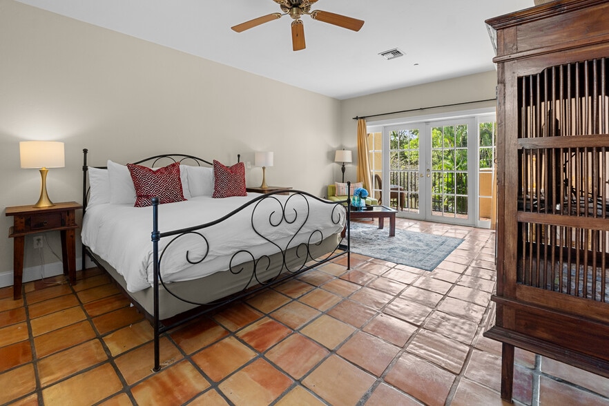 More Photos Of 1608 Lake Ave, West Palm Beach Hotel For Sale