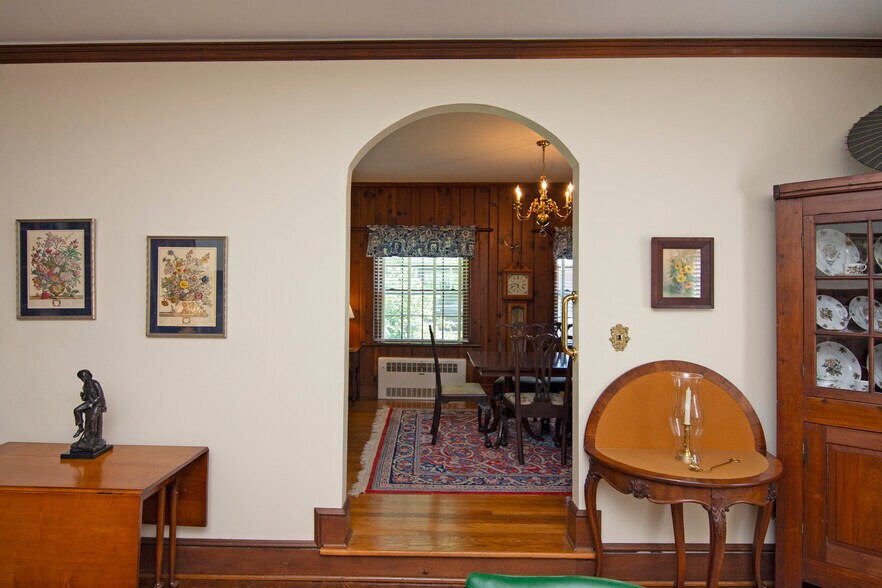 More Photos Of 8789 Seneca Trail South, Ronceverte Office For Sale