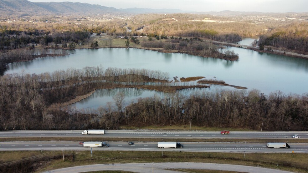 More Photos Of 124 Woods Ave, Caryville Hotel For Sale