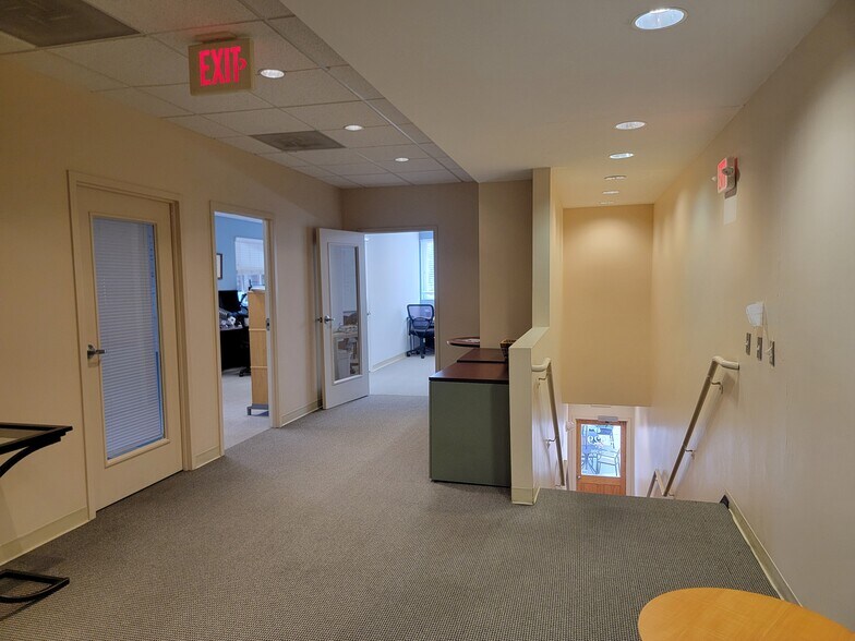 More Photos Of 4929 Bethesda Ave, Bethesda Restaurant For Lease