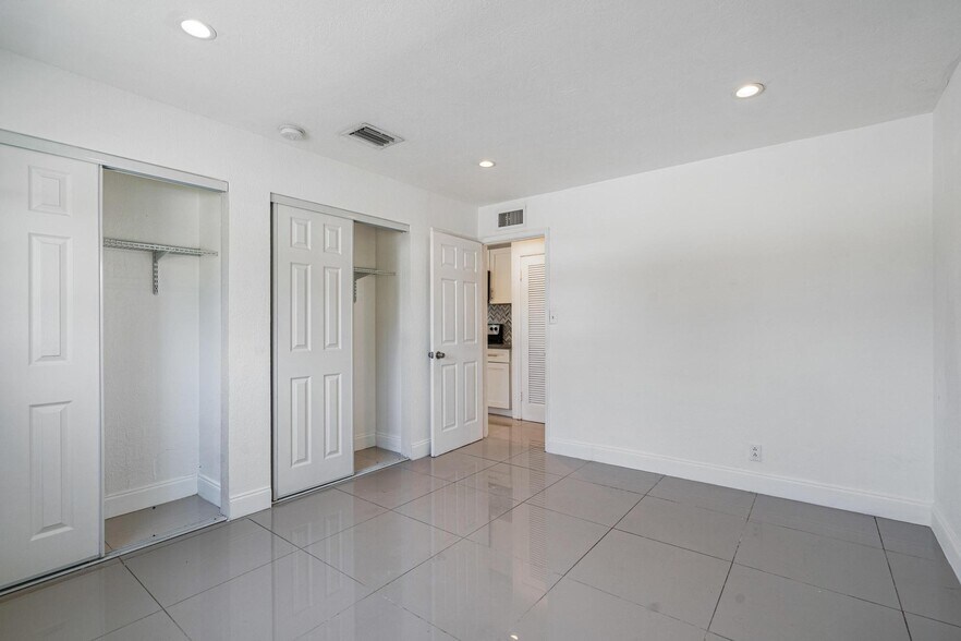 More Photos Of 2201 NE 14th Ave, Wilton Manors Apartments For Sale