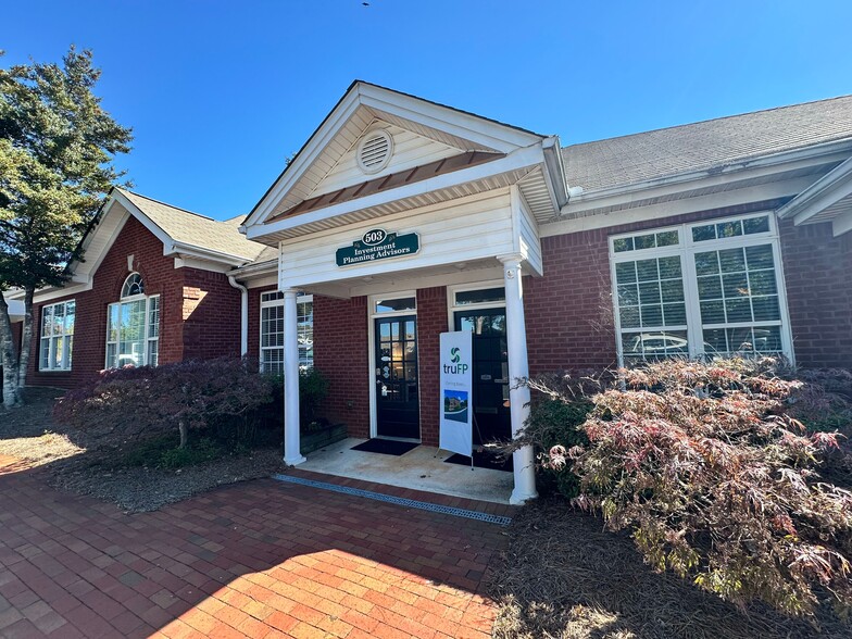 Primary Photo Of 327 Dahlonega Rd, Cumming Office For Lease