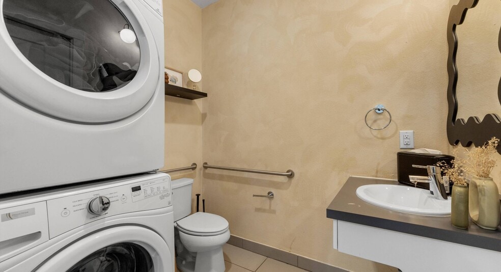 More Photos Of 4361 S Congress Ave, Austin Apartments For Sale