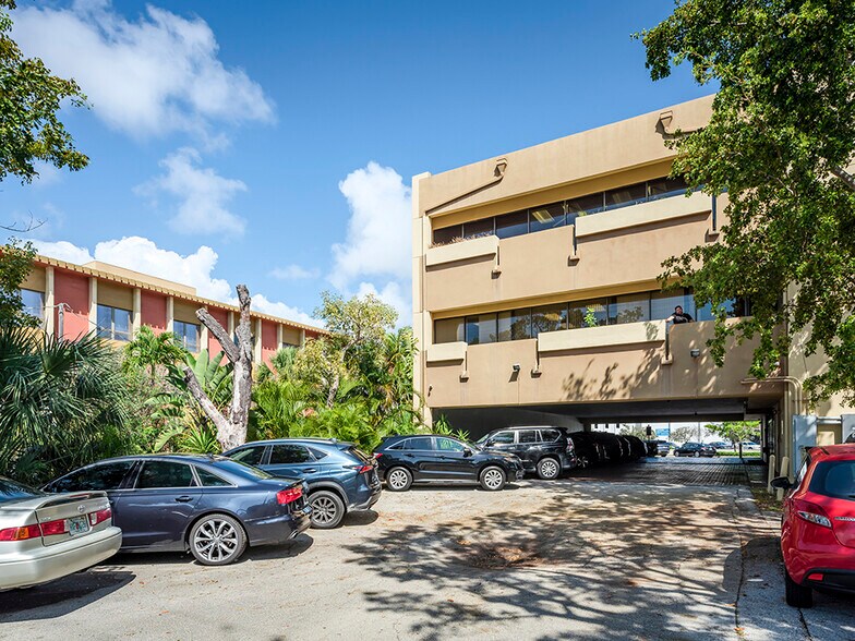 More Photos Of 2826 E Oakland Park Blvd, Fort Lauderdale Office For Sale