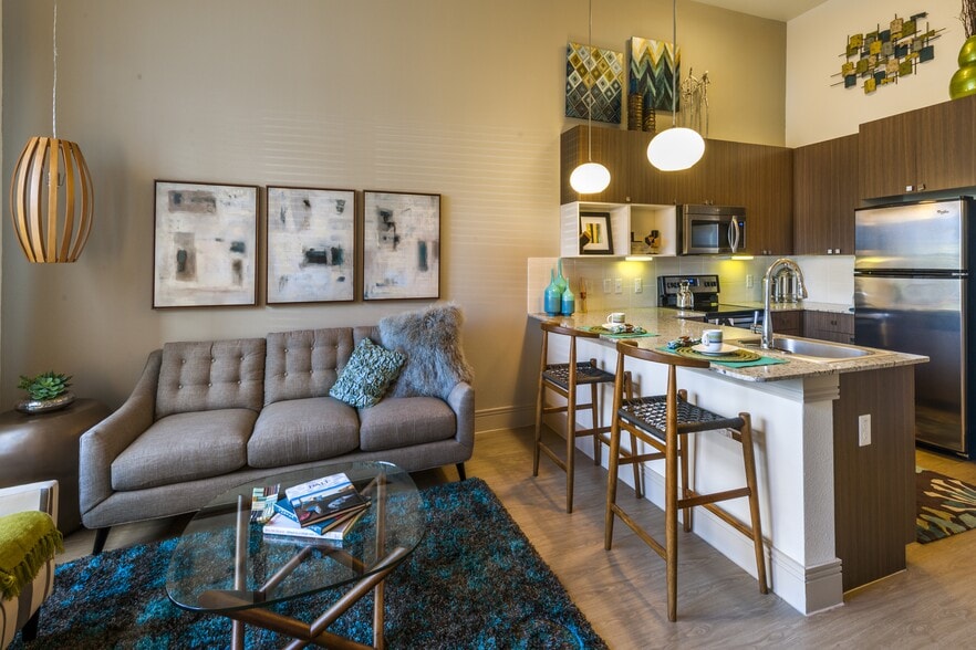 More Photos Of 2717 S Lamar Blvd, Austin Apartments For Lease