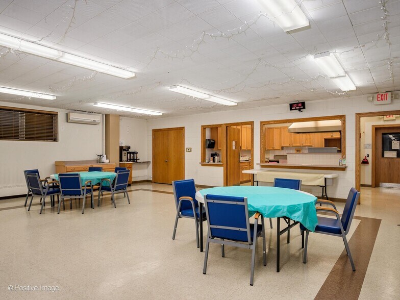 More Photos Of 9000 Kildare Ave, Skokie Specialty For Sale