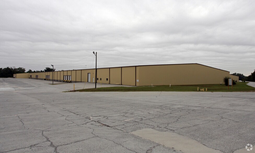 More Photos Of 982 Bourne Ave, Savannah Warehouse For Lease