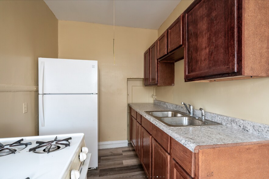 More Photos Of 156-158 N Central Ave, Chicago Apartments For Sale