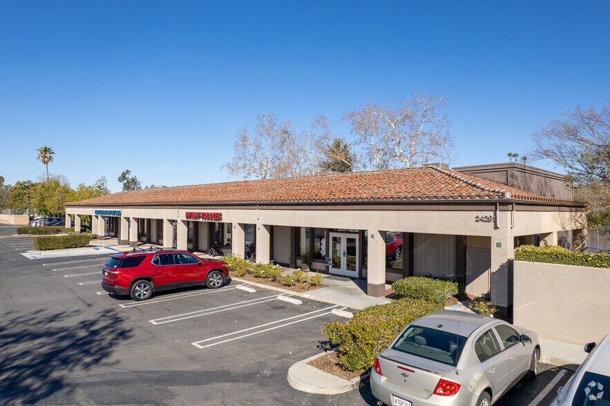 More Photos Of 24301 Muirlands Blvd, Lake Forest Freestanding For Lease