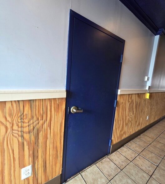 More Photos Of 7311 Little River Tpke, Annandale Storefront For Sale