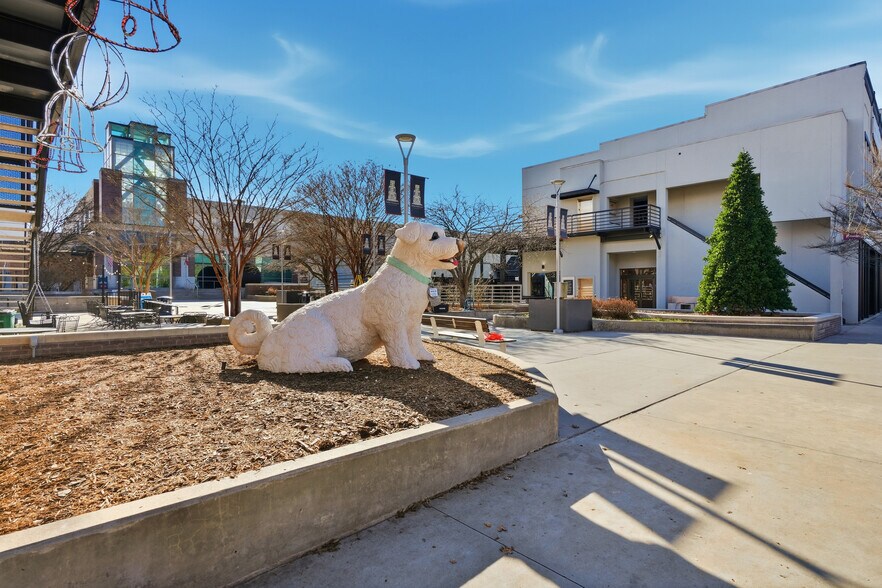 More Photos Of 5 W Mountain St, Fayetteville Apartments For Lease